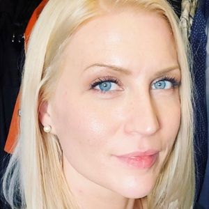 Meet your Posher, Hilary